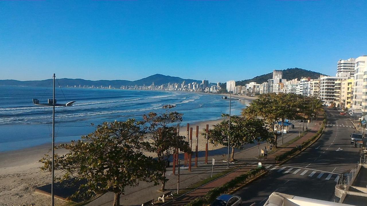 Apartamento De Cobertura Frente Para O Mar Itapema Exterior foto